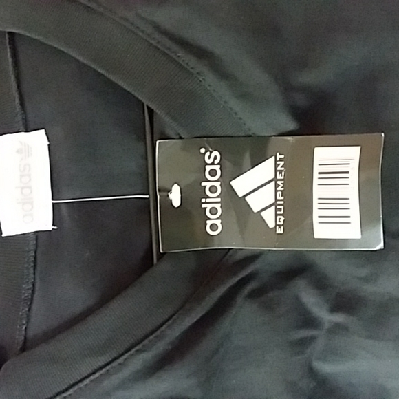 Adidas V neck T shirt - Picture 3 of 3